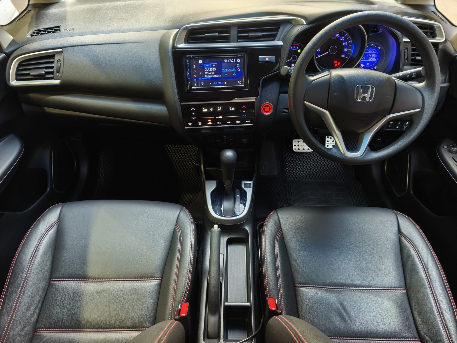 Honda Fit 1.3 G F Package photo 6